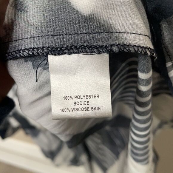 Samantha Lebowitz Tuxedo Midi Abstract Dress - Picture 7 of 10